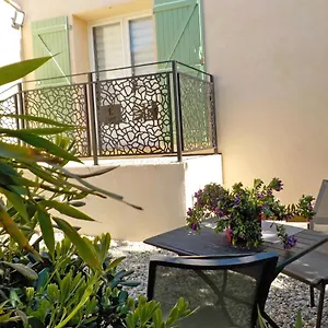 https://les-lauriers-sausset-les-pins.fr-provencehotel.com