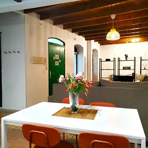https://azahar-seville.es-andalucia.com